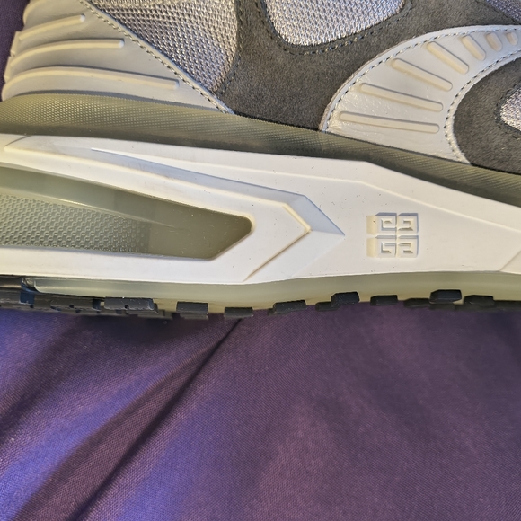 Givenchy Giv 1 Tr Low Top Sneakers - Picture 5 of 12